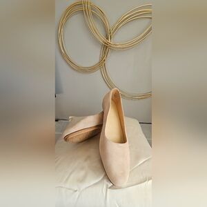 USED Naturalizer Women's Nude Suede Flats